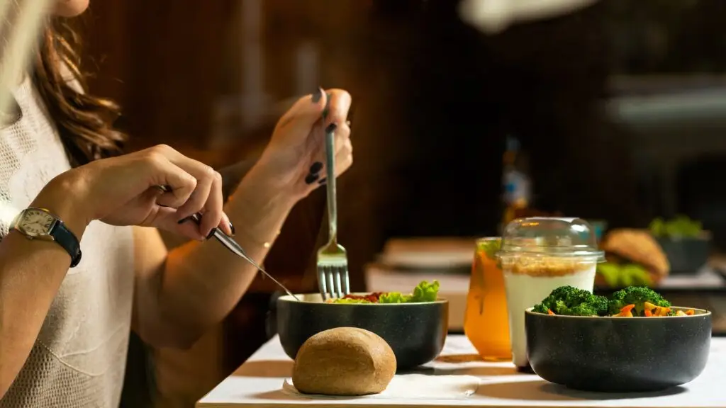 Unlocking Sustainable Weight Loss: The Role of a Nutritional Therapist