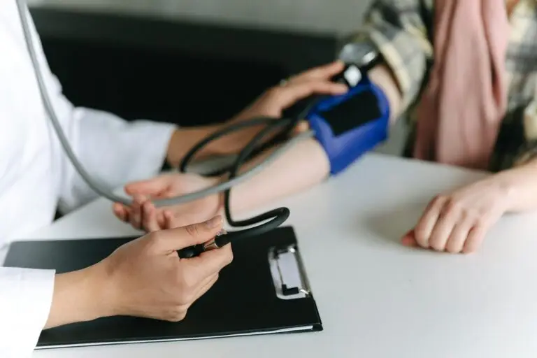 Naturally Lowering High Blood Pressure: Dietary and Lifestyle Tips